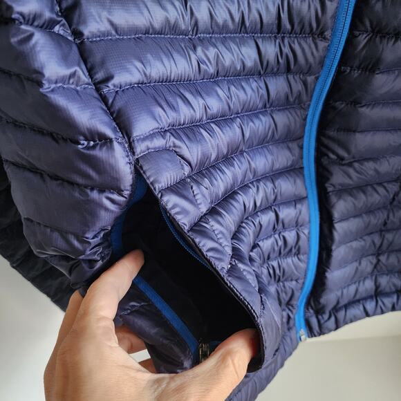 L.L. Bean Ultralight 850 Down Puffer Jacket - Men's size Large Navy Blue Downtek - Picture 5 of 10